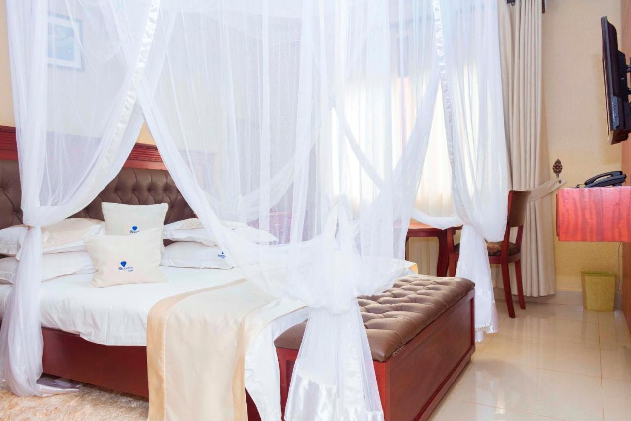 Sapphire Hotel Entebbe Kigo Kajansi Exterior foto