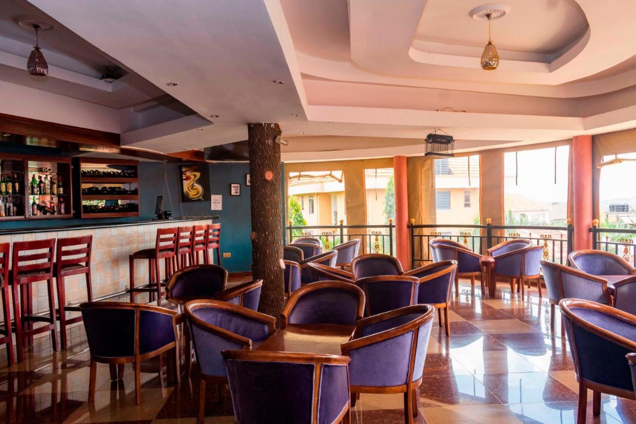 Sapphire Hotel Entebbe Kigo Kajansi Exterior foto